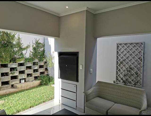 3 BEDROOM TOWNHOUSE FOR SALE IN BRYANSTON